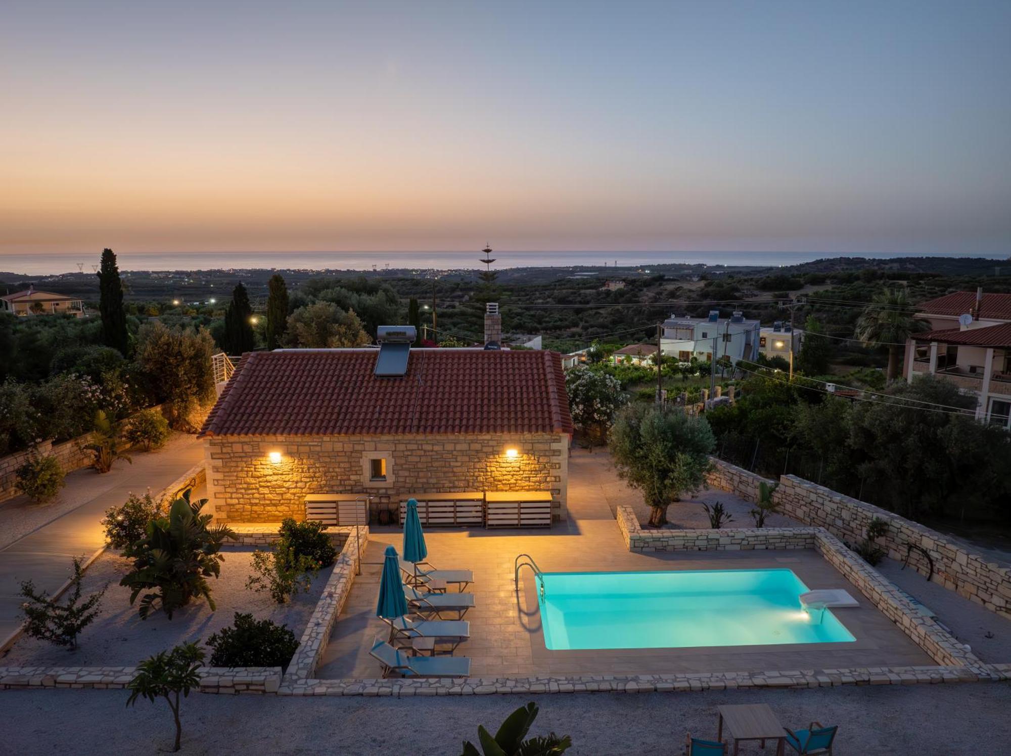 Vasiliki Private Pool Villa Erfoi
